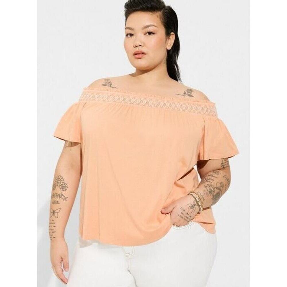 NWT Torrid Peach Off Shoulder Smocked Top Size 1 (14-16)